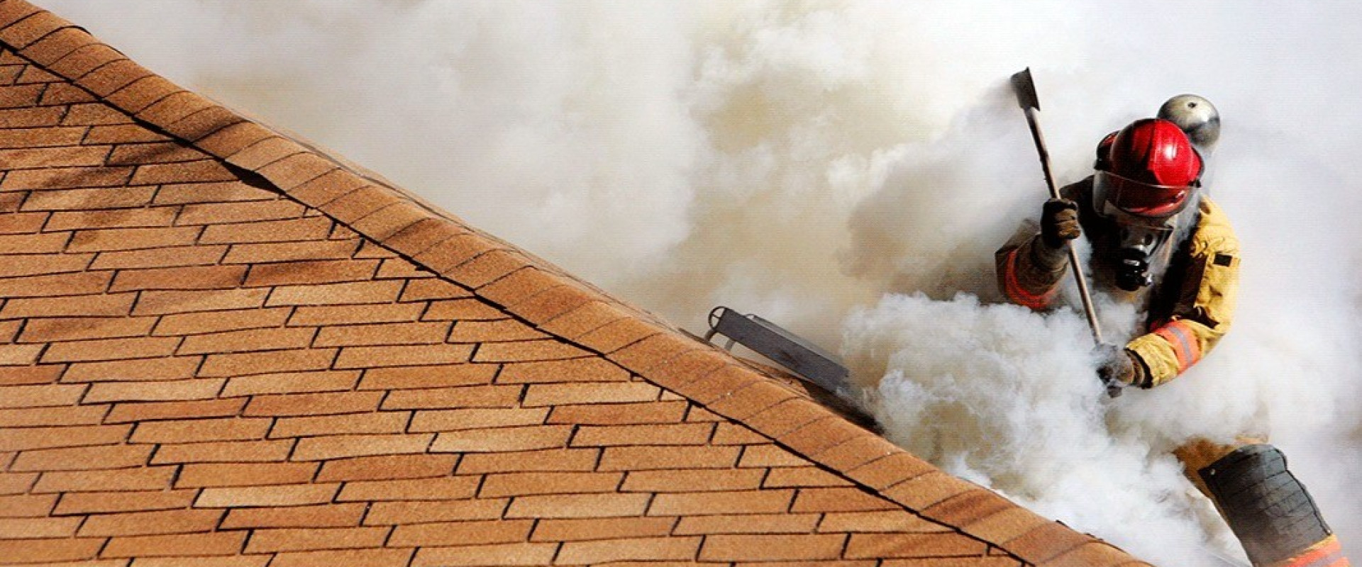 Nuova Normativa antincendio : Perché i microinverter eliminano alla radice il problema del sezionamento DC e del Rapid Shutdown